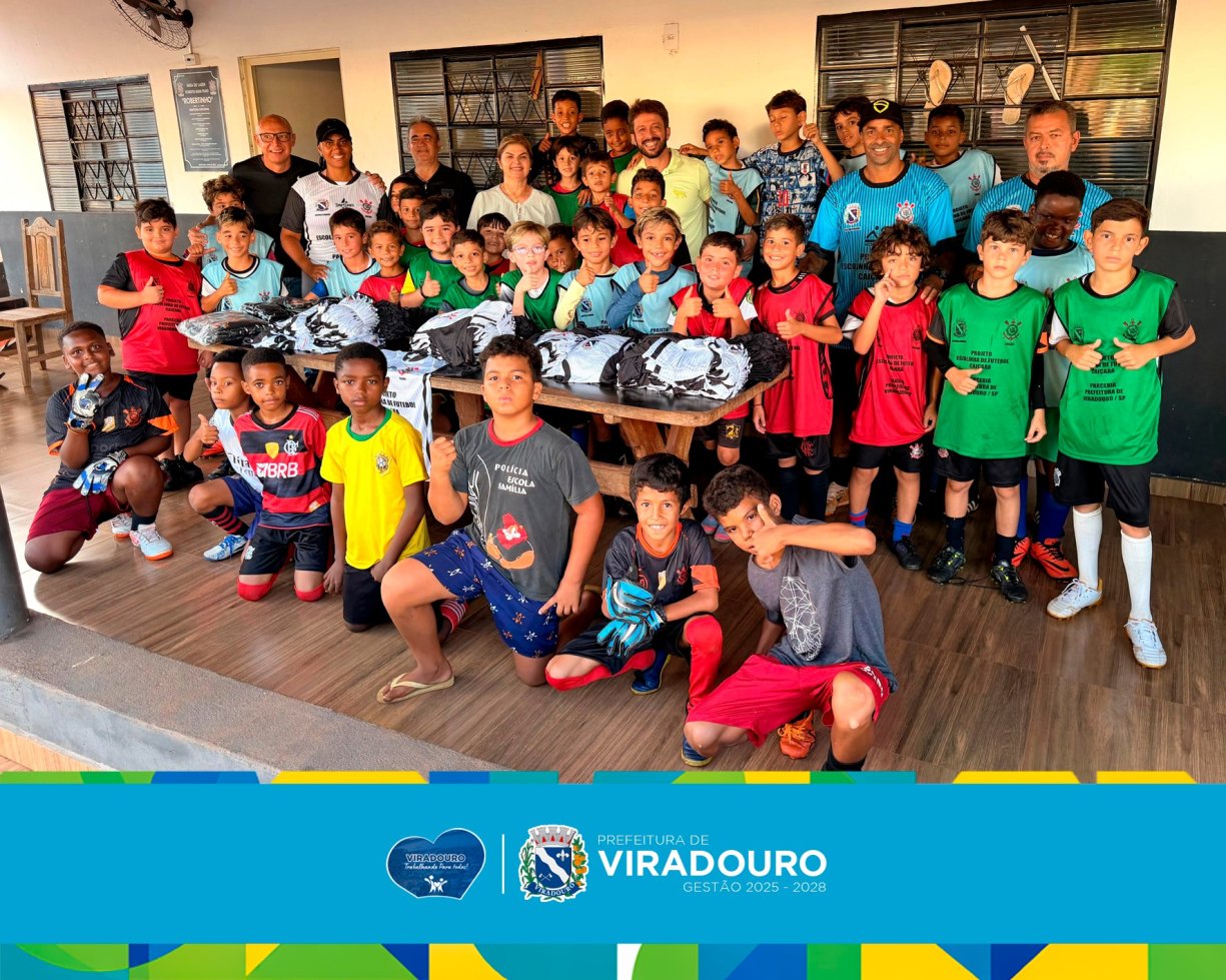 Prefeitura faz entregas de kits de uniformes para a escolinha do Caiçara!